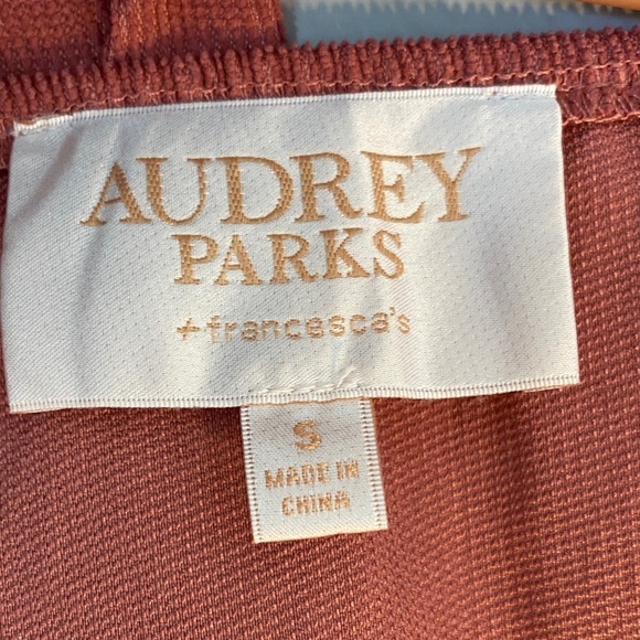 Francesca's Collections Puff Sleeve Blouse in Brick Red - Picture 2 of 5